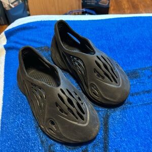 Adidas Yeezy Foam Runnners Size 4Y